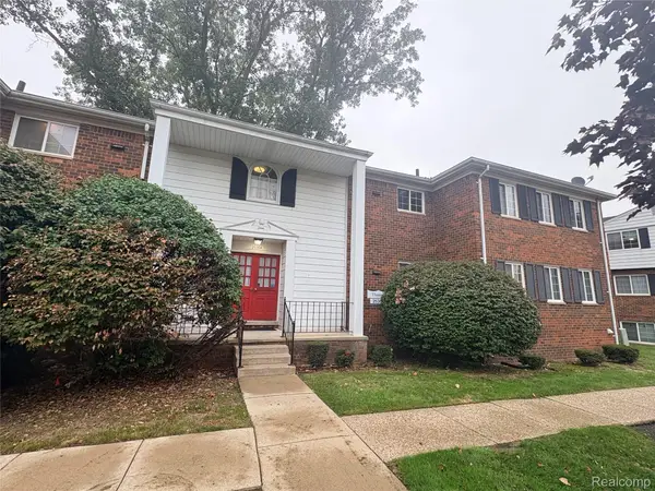 25364 Shiawassee Circle, Southfield, MI 48033