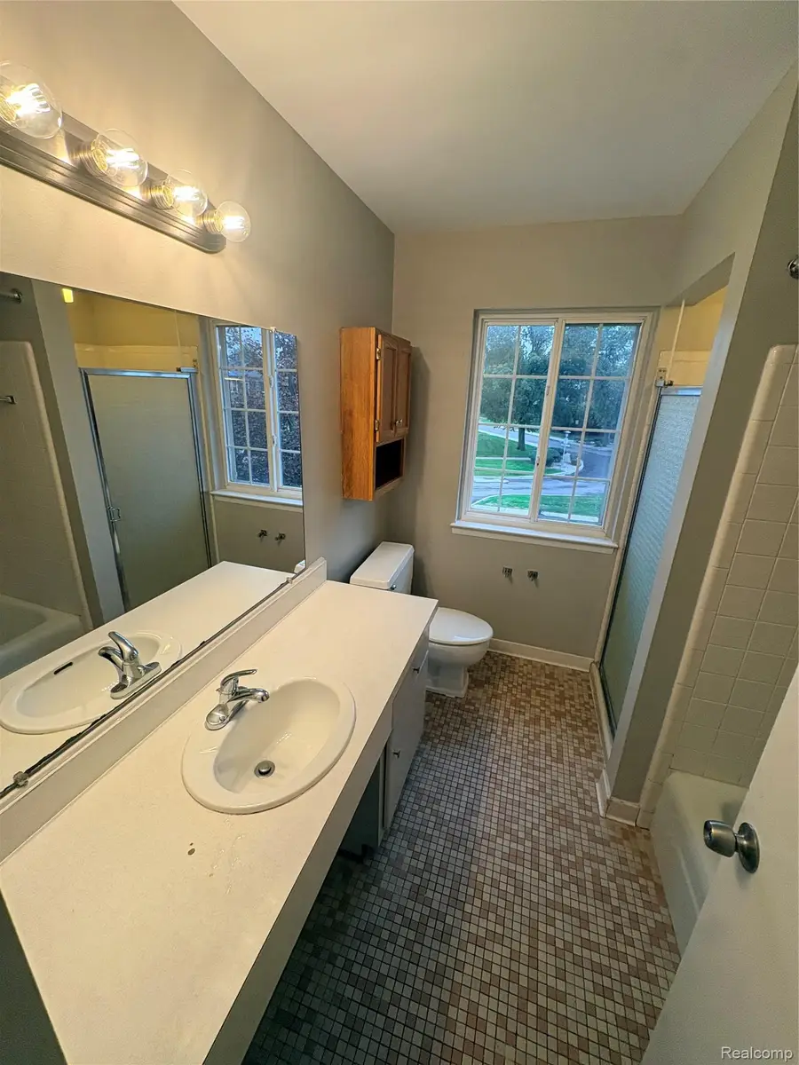 25364 Shiawassee Circle, Southfield, MI 48033 - #3