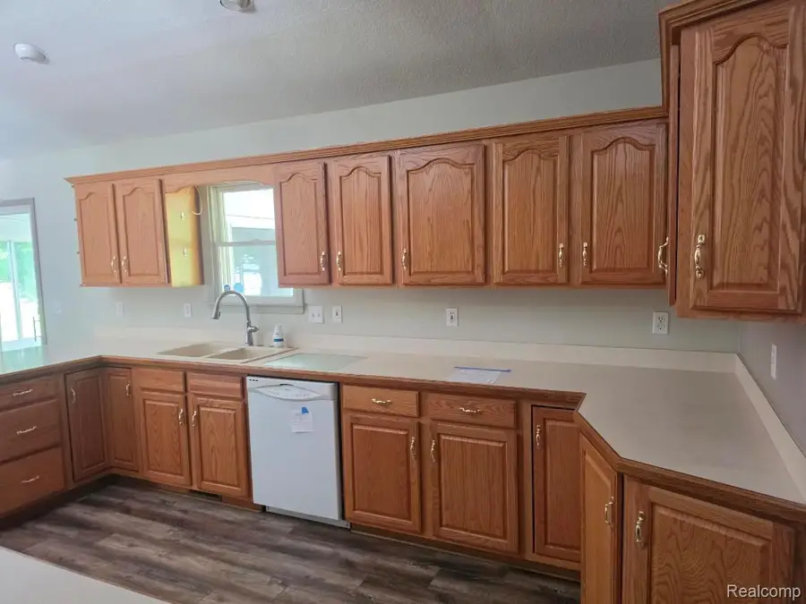 1190 Kettering Street, Burton, MI 48509 - #3