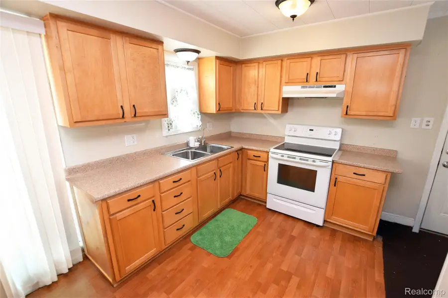 2141 Sandalwood Drive, Burton, MI 48519 - #3