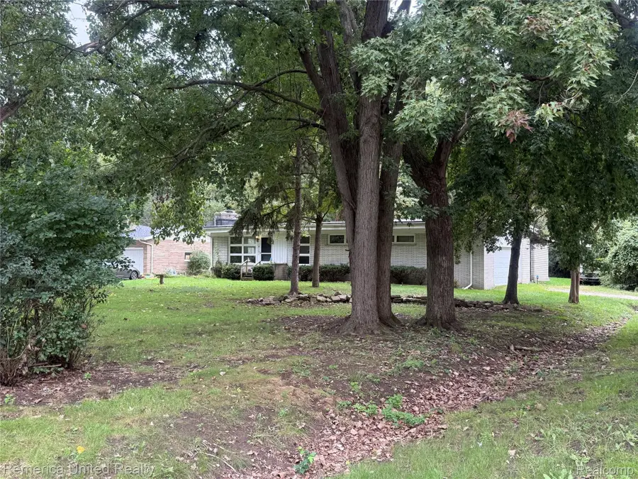 18171 Lathers Street, Livonia, MI 48152 - #2