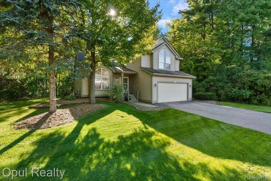 2730 Court Lane S, Howell, MI 48843 - #2