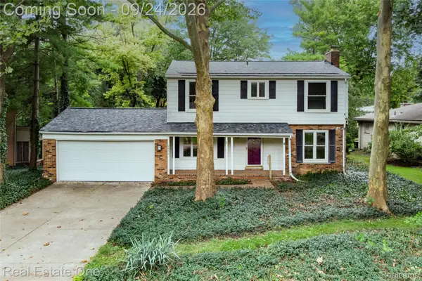 2934 Bolingbroke Drive, Troy, MI 48084