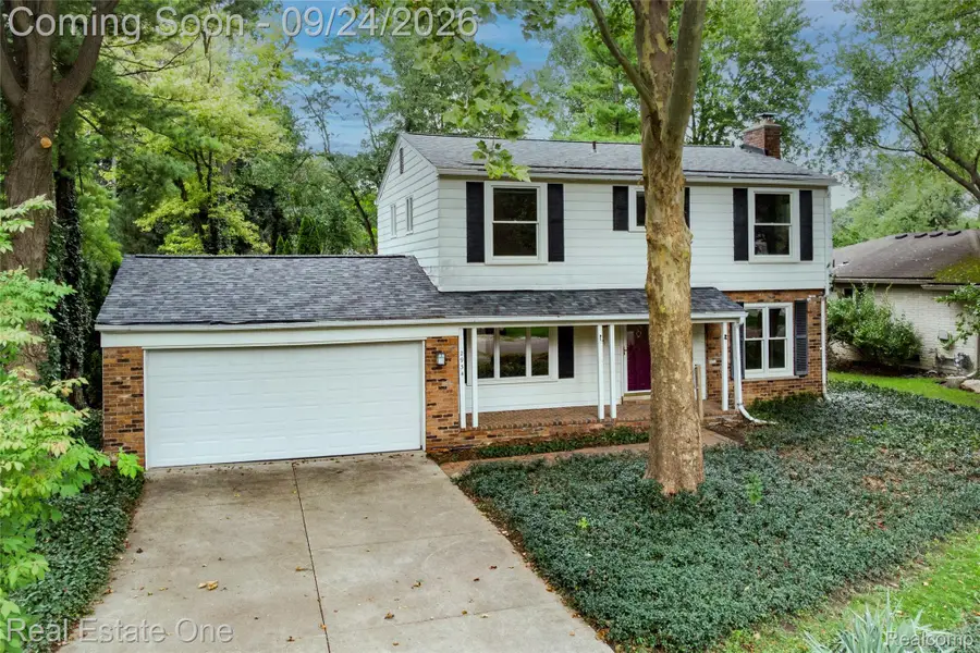 2934 Bolingbroke Drive, Troy, MI 48084 - #2