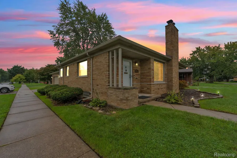 9458 Marion Crescent, Redford, MI 48239 - #2