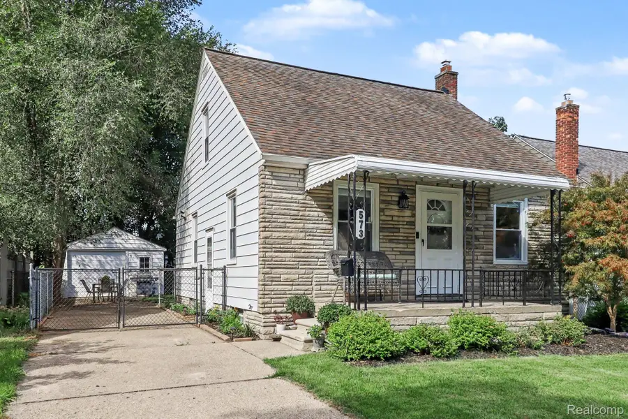 573 Flowerdale Street, Ferndale, MI 48220 - #3