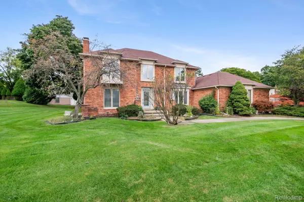 5460 Walnut Knoll Court, WestBloomfield, MI 48323
