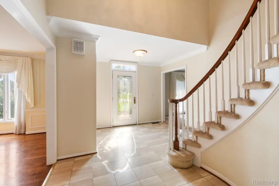 5460 Walnut Knoll Court, West Bloomfield, MI 48323 - #3