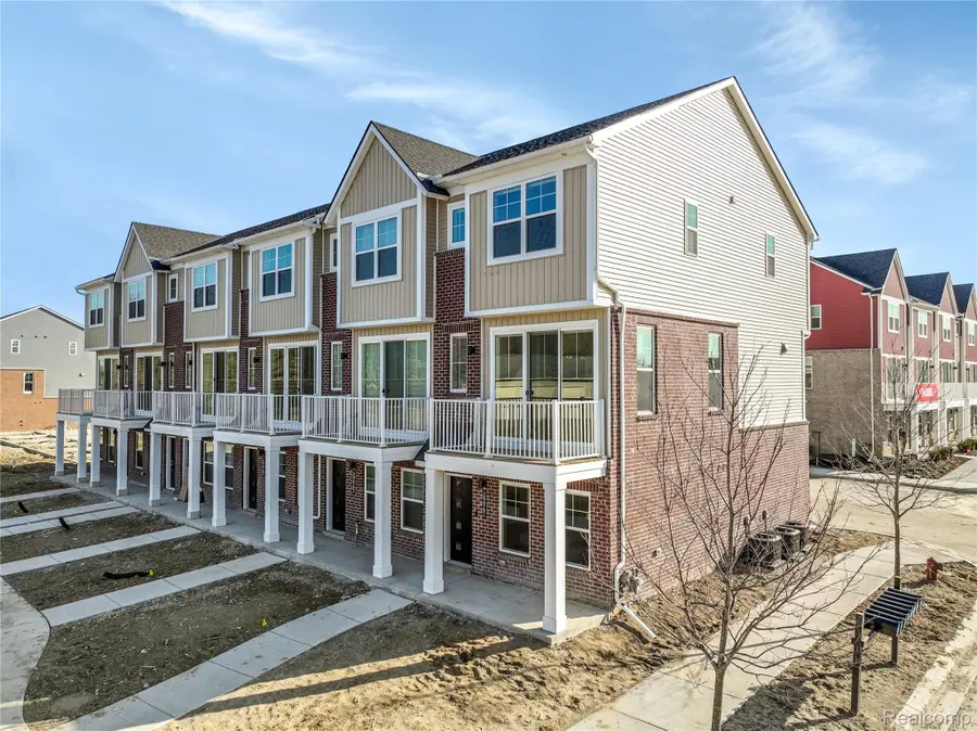 29997 Center Street #10, New Hudson, MI 48165 - #3