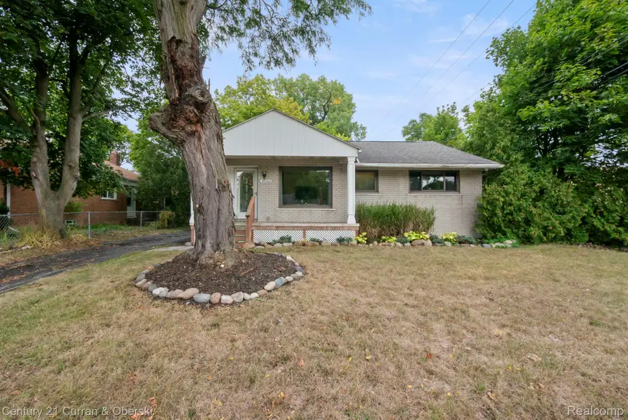 31560 Leelane, Farmington, MI 48336 - #2