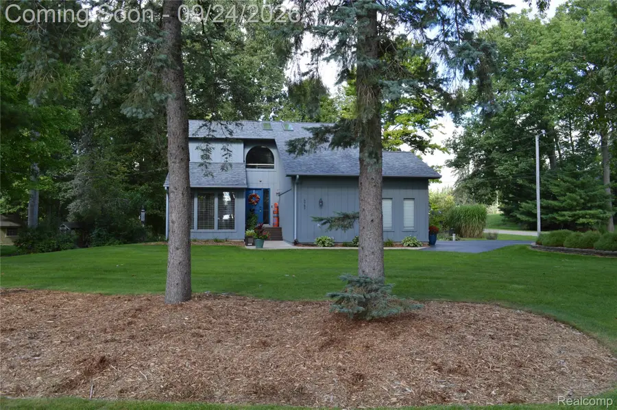 4789 Curtis Lane, Clarkston, MI 48346 - #2