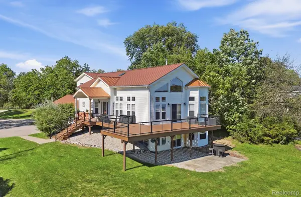 10400 Runyan Lake Road, Fenton, MI 48430