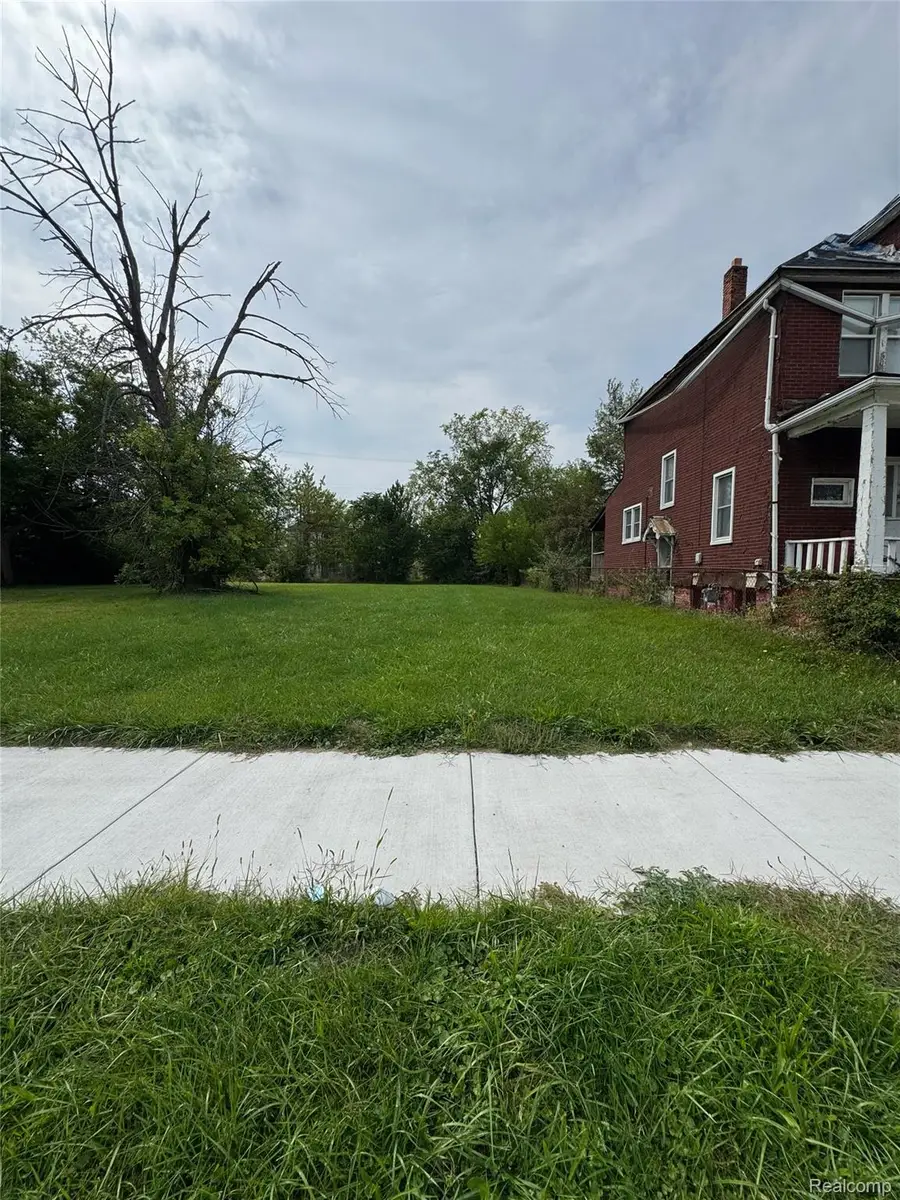5837 Iroquois Street, Detroit, MI 48213 - #2