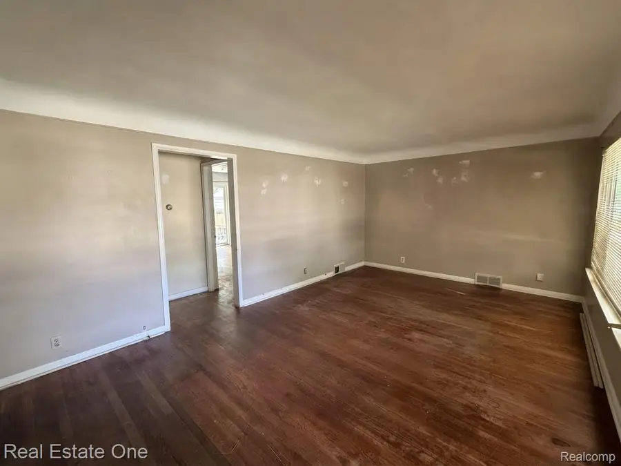 7540 August Avenue, Westland, MI 48185 - #2