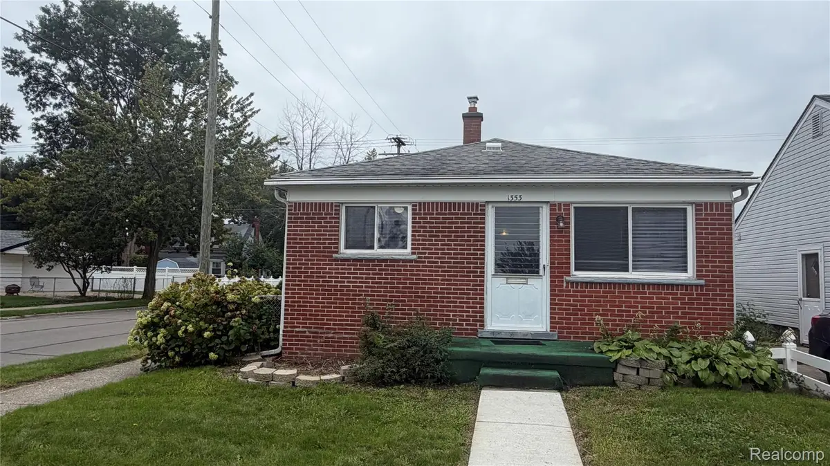 1353 Stewart Avenue, Lincoln Park, MI 48146 - #1