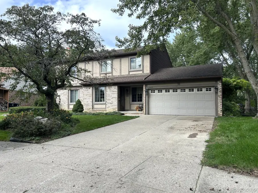 38630 Meeting House Lane, Livonia, MI 48154 - #2