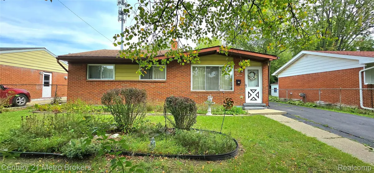 4401 Cheyenne Avenue, Flint, MI 48507 - #1