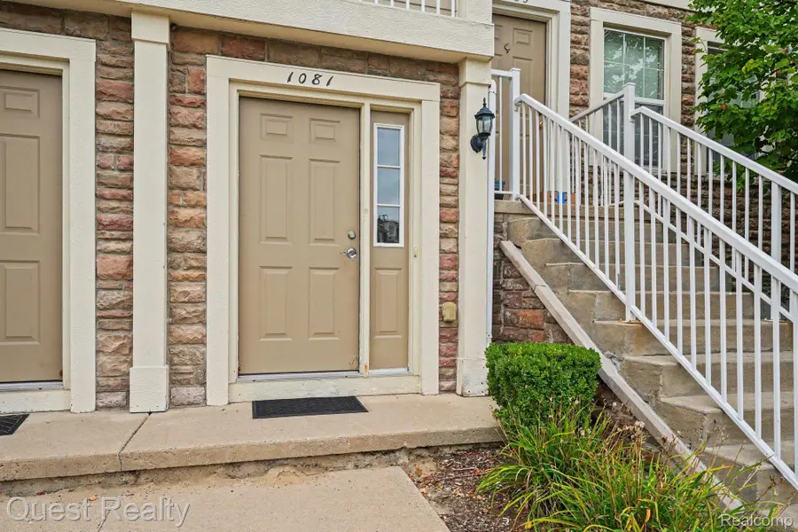 1081 Foxboro, Troy, MI 48083 - #3