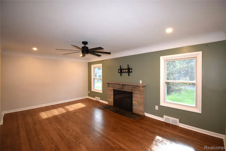 38081 E Bonkay Drive, Clinton Township, MI 48036 - #3