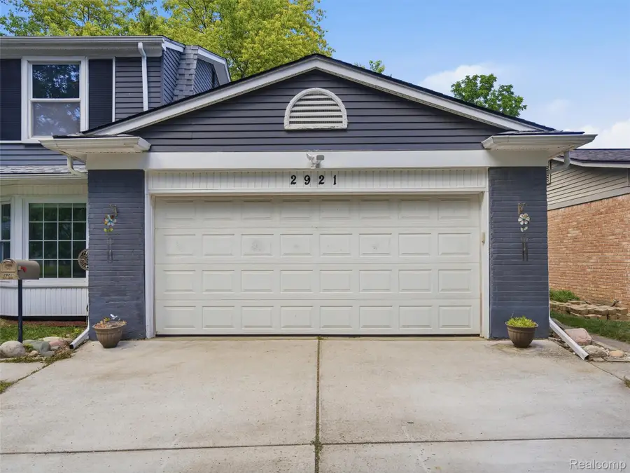 2921 Baylis Drive, Ann Arbor, MI 48108 - #3