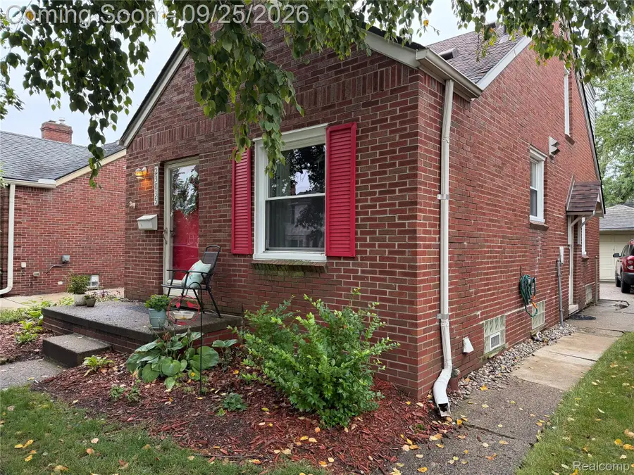 23835 Hollander Street, Dearborn, MI 48128 - #3