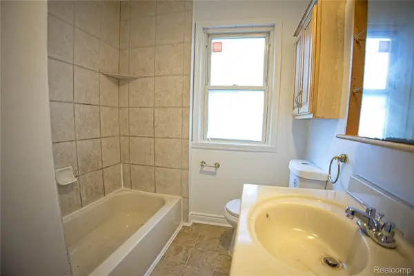 29022 John Hauk Street, GardenCity, MI 48135