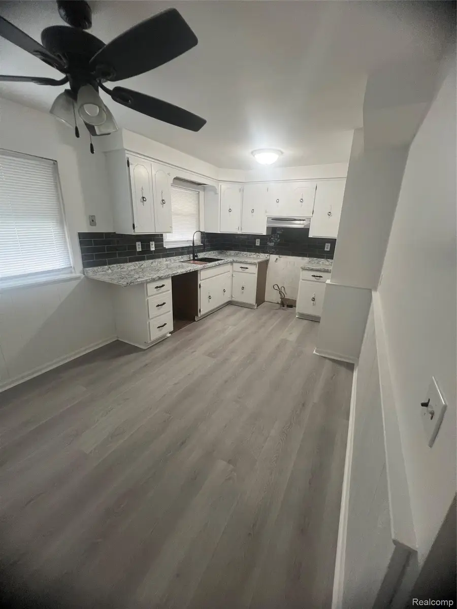 24585 Johnston Avenue, Eastpointe, MI 48021 - #3