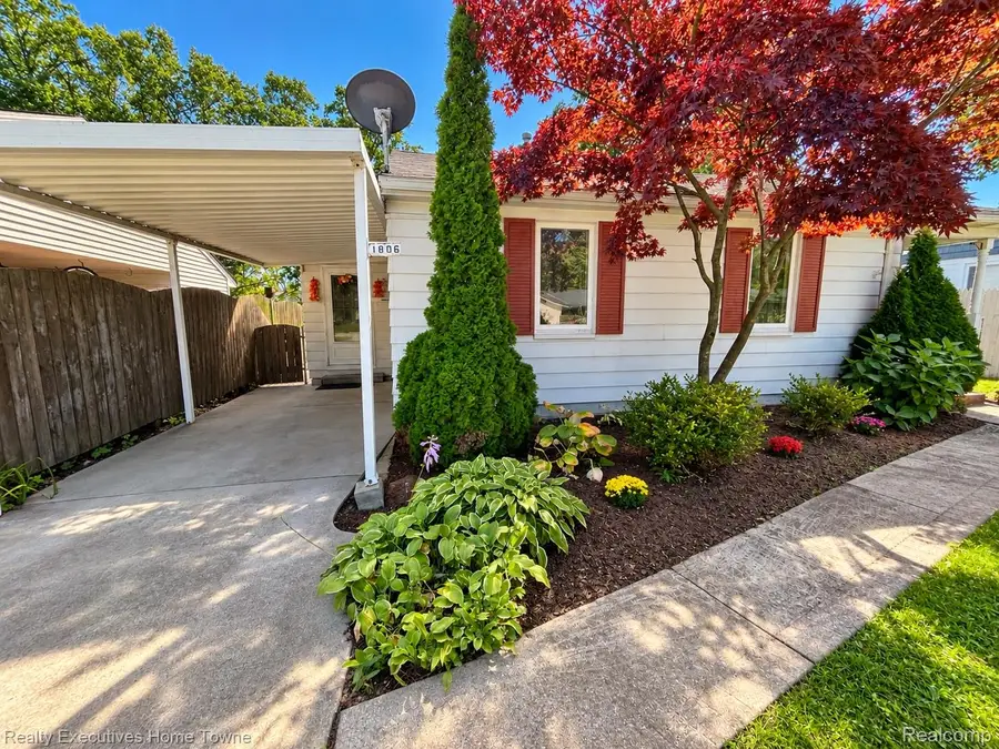 1806 Mansfield Street, Port Huron, MI 48060 - #2