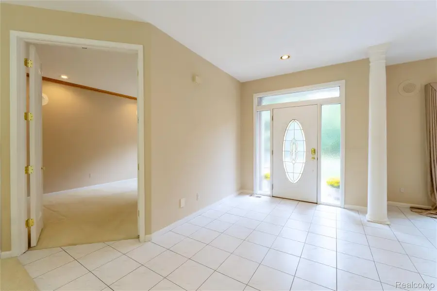 2749 Nicole Court, West Bloomfield, MI 48324 - #3