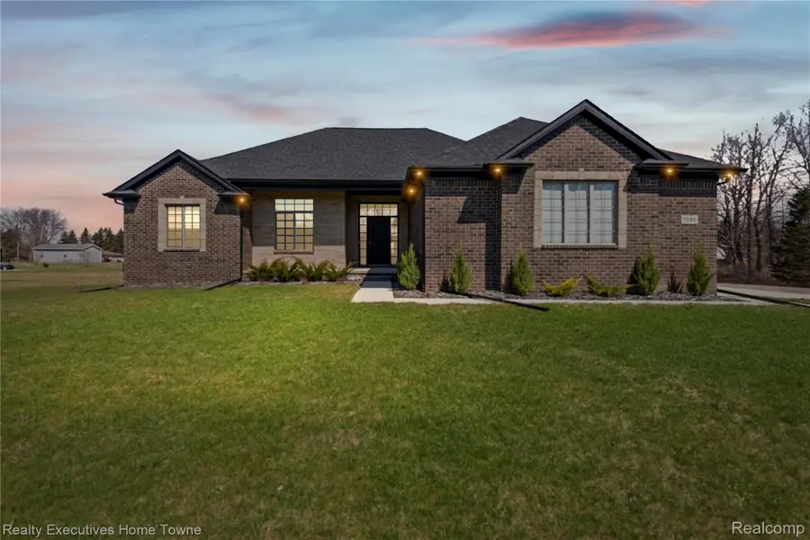 7285 Wood Pointe Drive, Almont, MI 48003 - #2