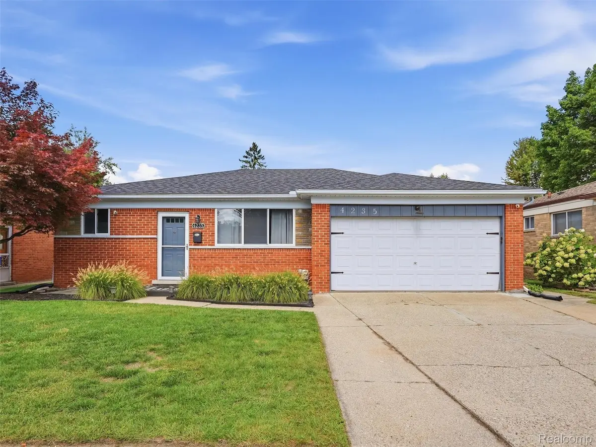 4235 Sudbury Drive, Warren, MI 48092 - #1
