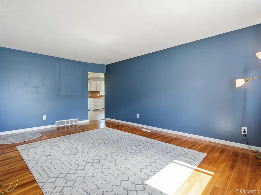 4235 Sudbury Drive, Warren, MI 48092 - #2
