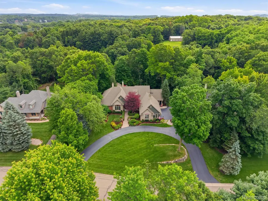 6146 Windstone Lane, Clarkston, MI 48346 - #2