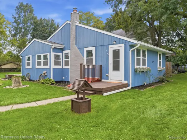 1840 Maxfield Road, Hartland, MI 48353
