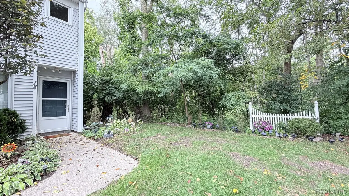 18 Rose Petal Court, Mount Clemens, MI 48043 - #1