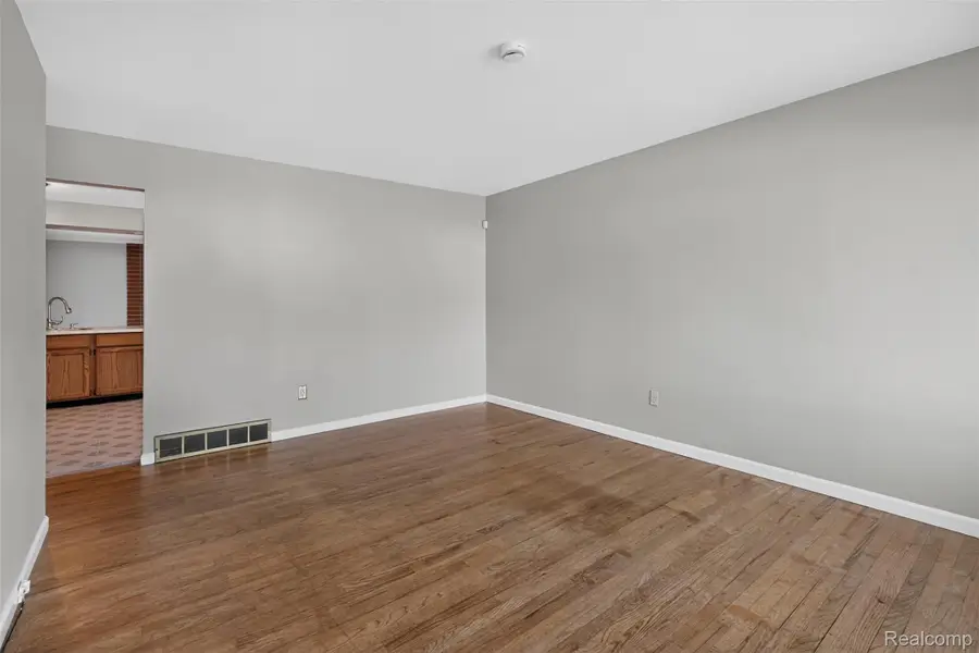 27754 Townley Avenue, Madison Heights, MI 48071 - #2