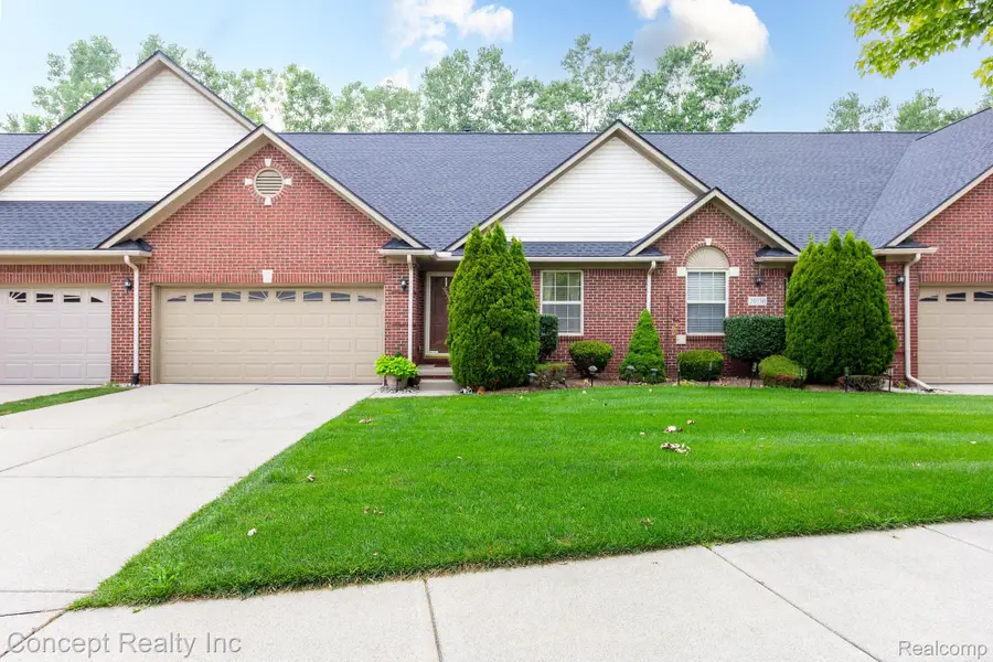 20742 Doves Pointe Drive, Romulus, MI 48174 - #2