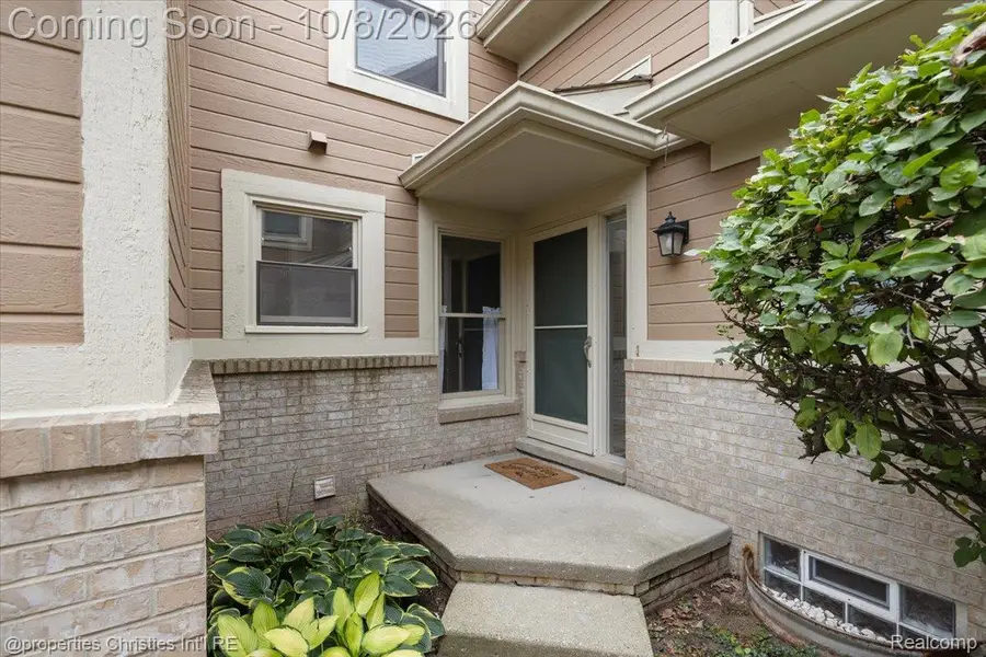 9327 Eastwind Drive, Livonia, MI 48150 - #3