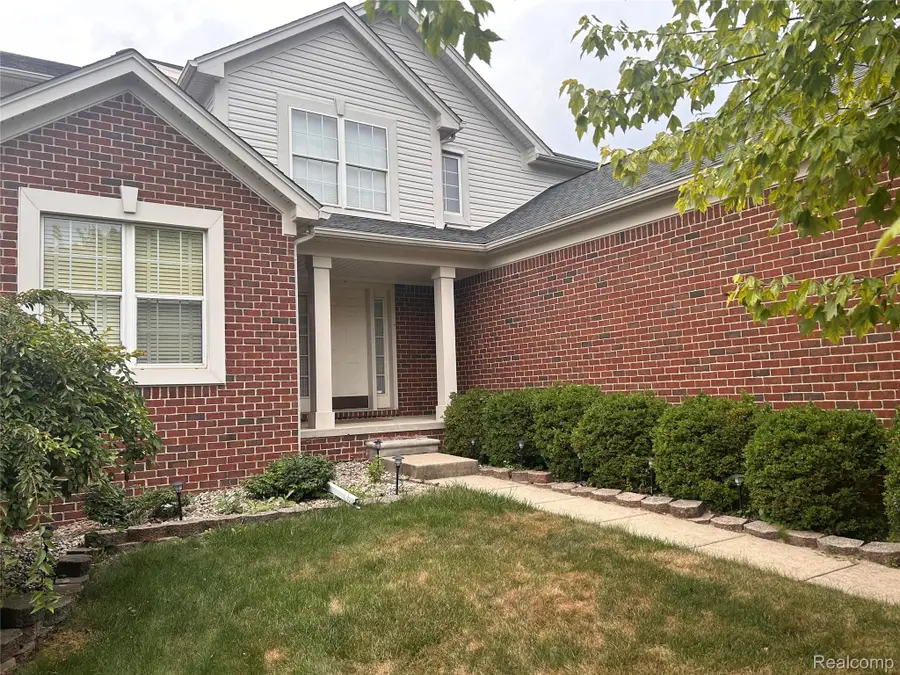2738 Long Meadow Lane, Rochester Hills, MI 48307 - #3