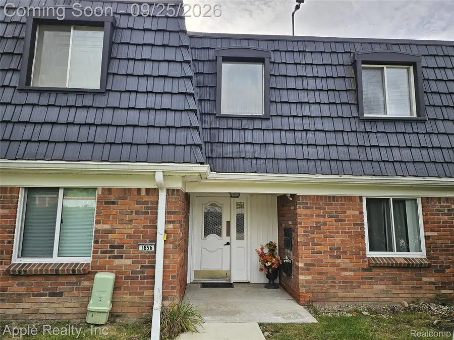 1856 Colonial Village Way #4, Waterford, MI 48328 - #2