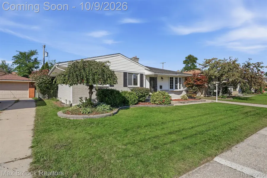 7101 N Wildwood Street, Westland, MI 48185 - #3
