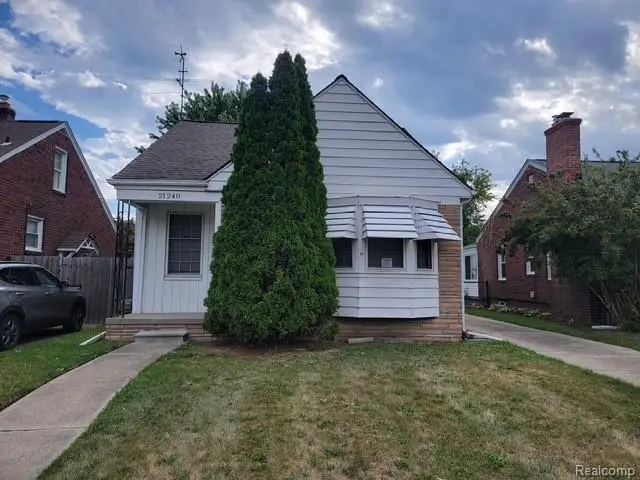 21240 Redmond Avenue, Eastpointe, MI 48021 - #1