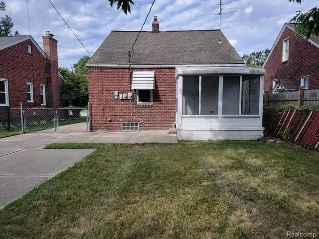 21240 Redmond Avenue, Eastpointe, MI 48021 - #3