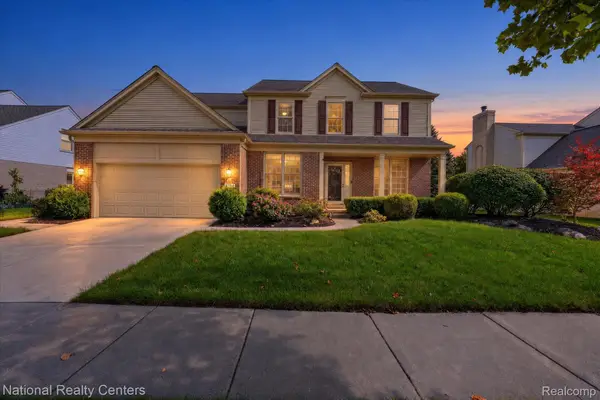 25754 Lochmoor Lane, Novi, MI 48374
