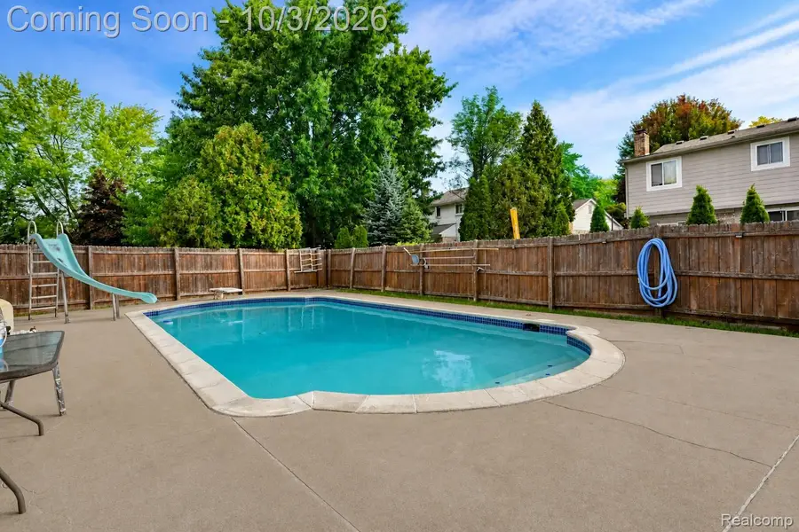17459 Delaware Court, Macomb, MI 48044 - #2