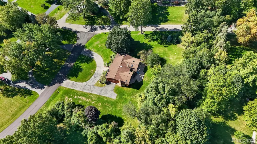 7115 Paterese Drive, Bloomfield Hills, MI 48301 - #3