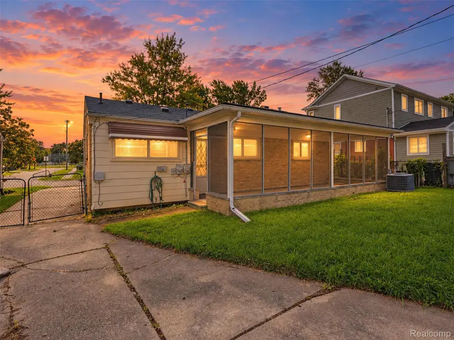 1199 N Stephen Avenue, Clawson, MI 48017 - #2