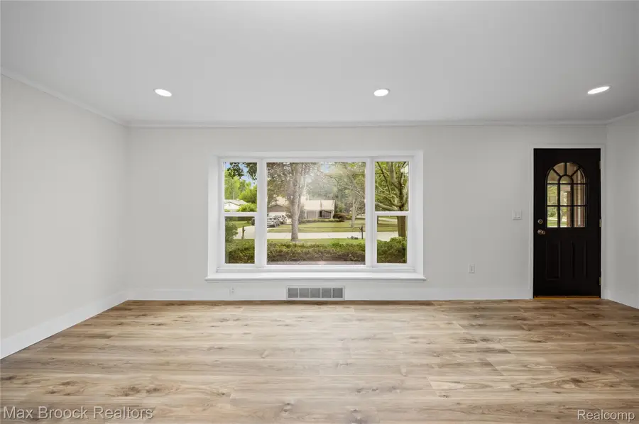 30190 Northgate Drive, Southfield, MI 48076 - #2