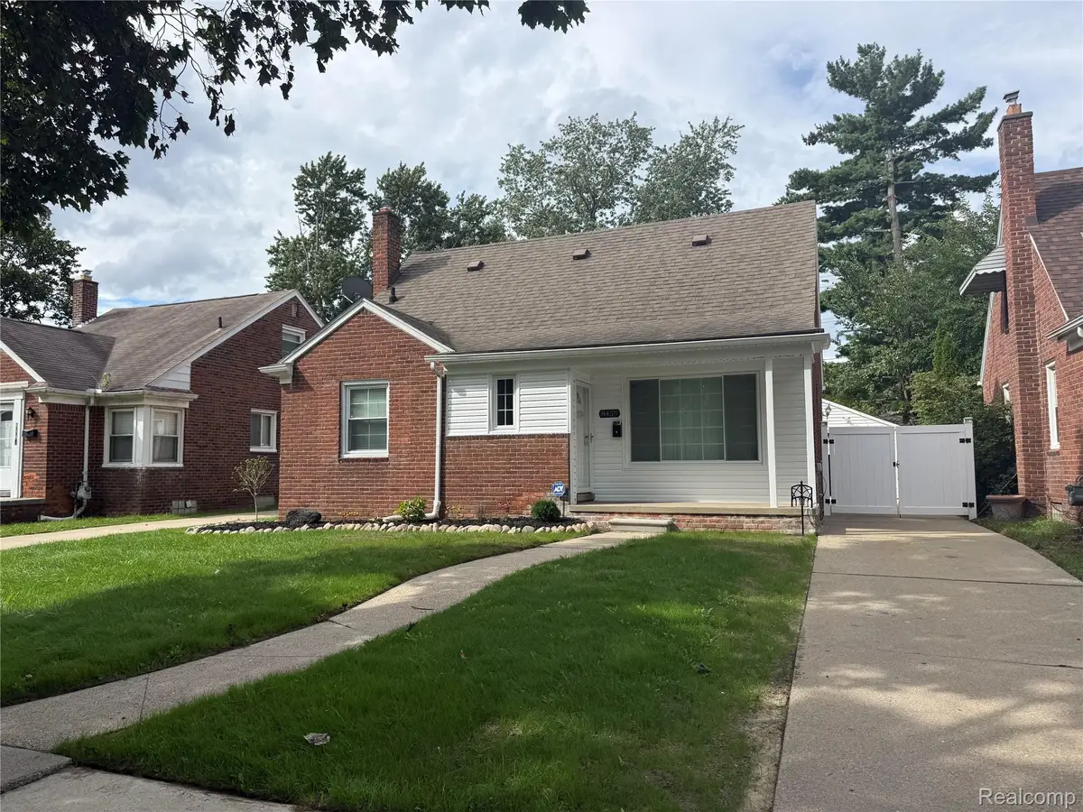 8459 Hazelton Street, Dearborn Heights, MI 48127 - #1