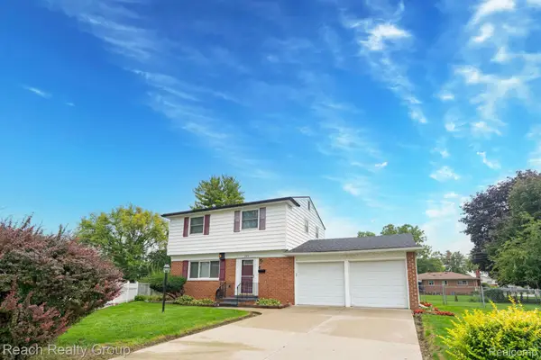 200 Clinton River Court E, MountClemens, MI 48043